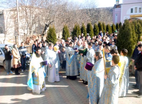 (Фото) Высокопреосвященнейший Савва, Архиепископ Тираспольский и Дубоссарский совершил Божественную литургию в нашем храме