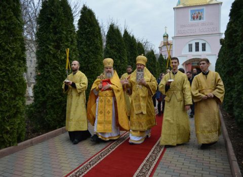 Архиепископ Савва совершил Литургию в Михаило-Архангельском храме с. Хрустовая