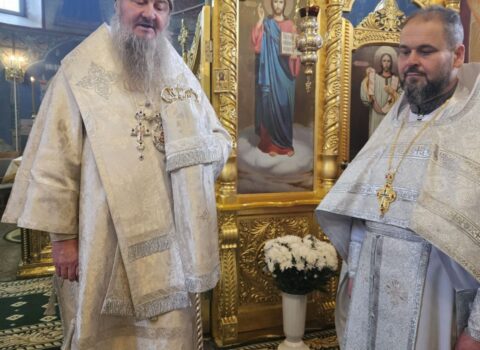 Архиепископ Савва совершил Божественную литургию в храме Архангела Михаила села Хрустовая