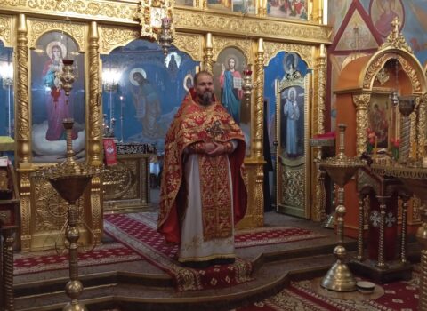 Пасхальные богослужения в Михаило-Архангельском храме в селе Хрустовая